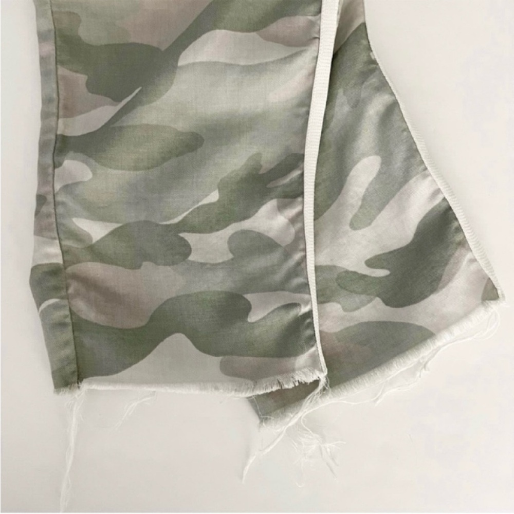 MOTHER The Shaker Chop Crop Fray Pants Camouflage Camo Desert Print - Picture 4 of 9